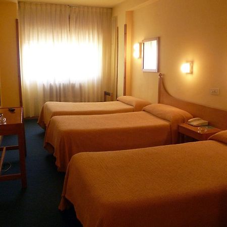 Hotel Pradas Jaca Exterior photo