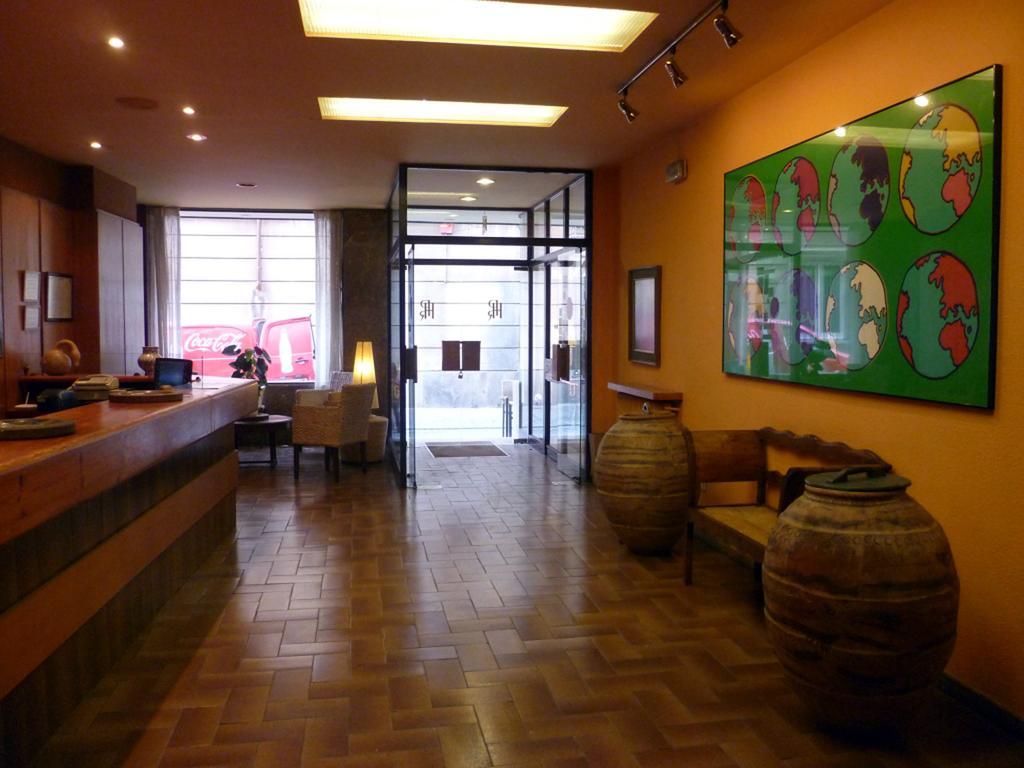 Hotel Pradas Jaca Exterior photo