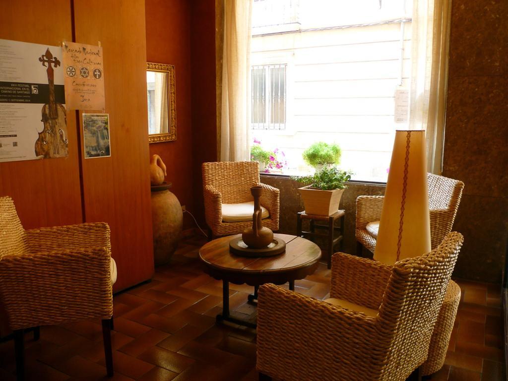 Hotel Pradas Jaca Exterior photo