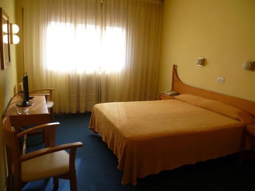 Hotel Pradas Jaca Exterior photo